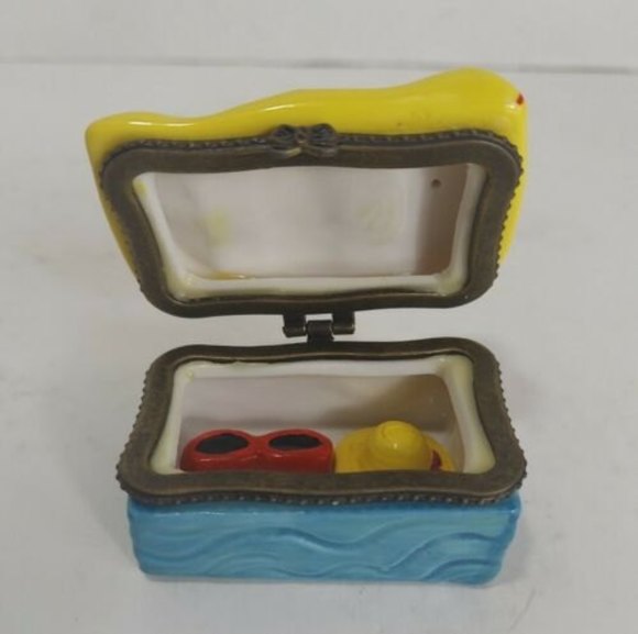 Lady in Polka Dot Swimsuit Trinket Box Sunbathing Retro Keepsakebox - Picture 8 of 8